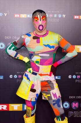 Bilder des Jahres 2019, Entertainment 10 Oktober Entertainment Themen der Woche KW40 Jorge Gonzalez bei der Verleihung des 23. Deutschen Comedypreises 2019 im Studio in Köln Mühlheim. Köln, 02.10.2019 *** Jorge Gonzalez at the award ceremony of the 23 German Comedy Prize 2019 in the Studio in Cologne Mühlheim Cologne, 02 10 2019 Foto:xC.xHardtx xFuturexImage