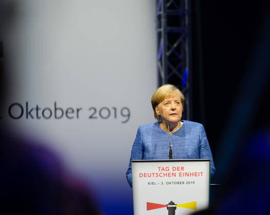Bilder des Jahres 2019, News 10 Oktober News Themen der Woche KW40 News Bilder des Tages Festakt zum Tag der Deutschen Einheit Dr. Angela Dorothea Merkel (* 17. Juli 1954 in Hamburg als Angela Dorothea Kasner), deutsche Politikerin (CDU). Sie ist seit dem 22. November 2005 Bundeskanzlerin der Bundesrepublik Deutschland, hier: auf einer Veranstaltung am 03.10.2019 in Kiel in der Sparkassen-Arena *** Dr Angela Dorothea Merkel 17 July 1954 in Hamburg as Angela Dorothea Kasner , German politician CDU She has been Chancellor of the Federal Republic of Germany since 22 November 2005, here at an event on 03 10 2019 in Kiel in the Sparkassen Arena