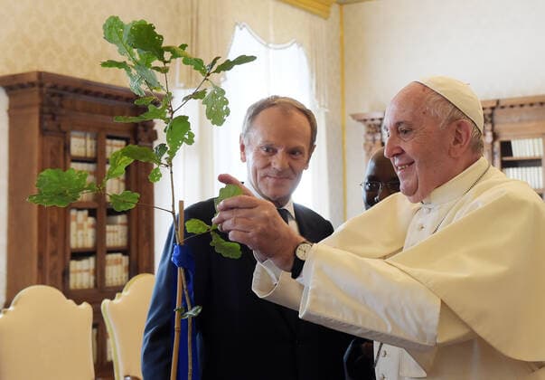 Bilder des Jahres 2019, News 10 Oktober News Themen der Woche KW40 NO FRANCE - NO SWITZERLAND: Oct. 5, 2019 : Pope Francis recives European Council President Donald Tusk at the Vatican  Copyright: xÂ©VATICANxPOOL CPPx xIPAx xÂ©CatholicxPressxPhotox