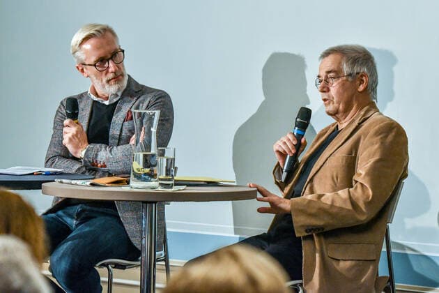 Prof Dr Gerd Dietrich Cultural History of the GDR Moderation Benjamin Immanuel Hoff Chief of the Thuringian State Chancellery and Thuringian Minister of Culture 23 Erfurter Herbstlese 2019 des Erfurter Herbstlese e V Copyright xVIADATAx xHolgerxJohnx, Erfurt Thuringia Germany