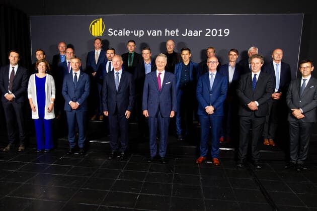 King Philippe - Filip of Belgium (C) poses for a family photo at the award ceremony for the Onderneming van het Jaar (Dutch-speaking company of the year), Tuesday 08 October 2019, in Brussels.  NICOLASxMAETERLINCK 2410092