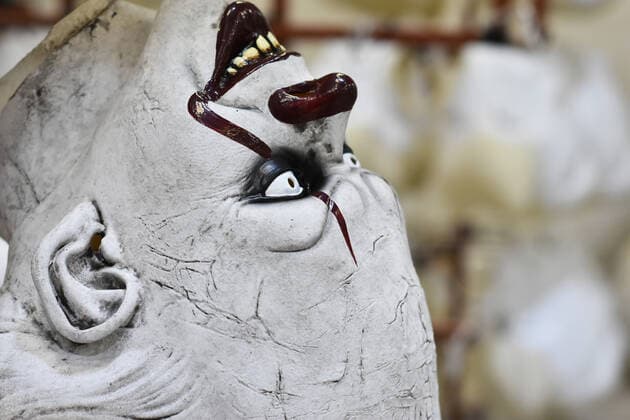 Manufacturing of Pennywise latex mask JIUTEPEC, MEXICO - OCTOBER 8: A REV Factory worker is seen during a manufacturing process of latex mask of the fictional character Pennywise to sale during the Halloween celebrations in Jiutepec, Morelos on October 8, 2019 in Jiutepec, Morelos. Pennywise is a fictional character created by writer Stephen King for his horror novel It, in which he is the main antagonist and villain  Copyright: xCarlosxTischlerx EYE_8572