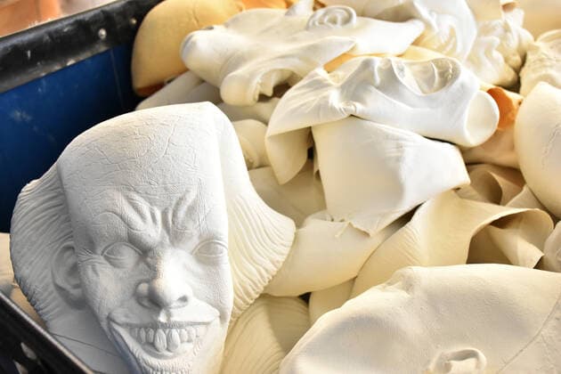 Manufacturing of Pennywise latex mask JIUTEPEC, MEXICO - OCTOBER 8: A REV Factory worker is seen during a manufacturing process of latex mask of the fictional character Pennywise to sale during the Halloween celebrations in Jiutepec, Morelos on October 8, 2019 in Jiutepec, Morelos. Pennywise is a fictional character created by writer Stephen King for his horror novel It, in which he is the main antagonist and villain  Copyright: xCarlosxTischlerx EYE_9081