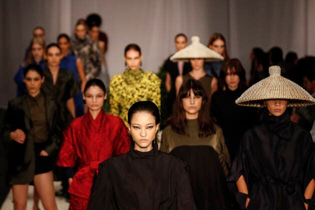 Entertainment Bilder des Tages (191009) -- MEXICO CITY, Oct. 9, 2019 -- Models present creations at the Abel Lopez Show during the Mercedes-Benz Fashion Week in Mexico City, Mexico, Oct. 8, 2019. (Photo by Xinhua) MEXICO-MEXICO CITY-FASHION WEEK-ABEL LOPEZ FranciscoxCanedo 