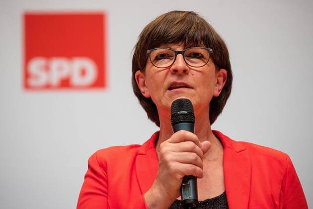 06 10 2019, DU Duisburg , GES POL , Politics , SPD Regional Conference in the Mercatorhalle in Duisburg , Teams for the party presidency present themselves to Saskia Esken