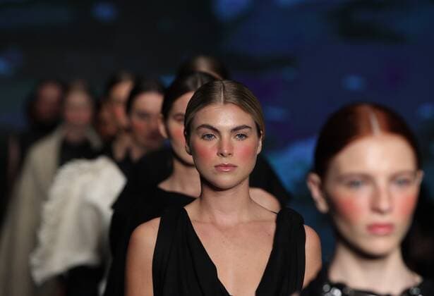 Models wear creations by Mexican designers Julia y Renata, during the secon day of the Fashion Week Mexico City in Mexico City, Mexico, 09 October 2019. Mexico City Fashion Week !ACHTUNG: NUR REDAKTIONELLE NUTZUNG!  Copyright: xMArioxGuzmanx AME7526 20191010-637062713815342108
