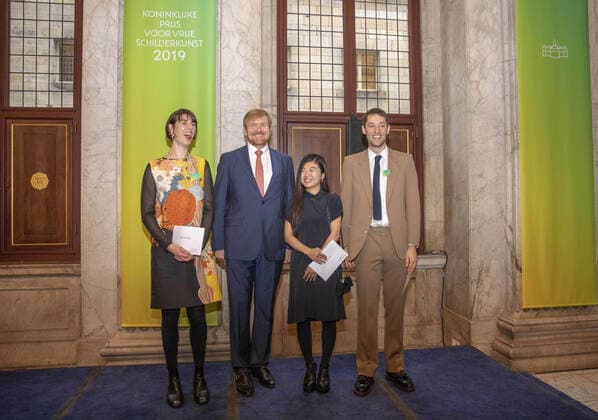 11-10-2019 Amsterdam King Willem-Alexander during the Royal award for modern painting 2019, Koninklijke Prijs voor Vrije Schilderkunst, at the Royal Palace in Amsterdam. 3 young artists, Machteld Rullens, Leo Arnold and Cian-Yu Bai, received this incentive prize, an amount of 9.000 euros.  Copyright: xPPEx