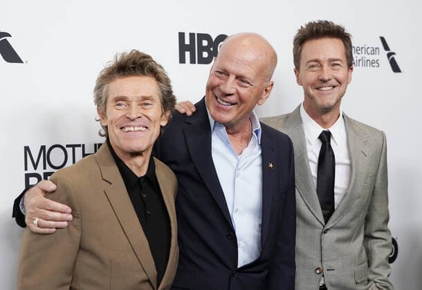 Bilder des Jahres 2019, Entertainment 10 Oktober Entertainment Themen der Woche KW41 Willem Dafoe, Bruce Willis and Edward Norton arrive on the red carpet at the Motherless Brooklyn premiere during the 57th New York Film Festival in New York City on Friday, October 11, 2019.  NYP20191011126 JOHNxANGELILLO