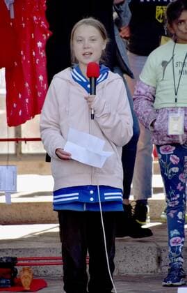 Bilder des Jahres 2019, News 10 Oktober News Themen der Woche KW41 News Bilder des Tages Thunberg calls for action at climate rally in Denver Climate activist Greta Thunberg calls for global action on climate change at a protest rally in Denver, the United States, on Oct. 11, 2019. 