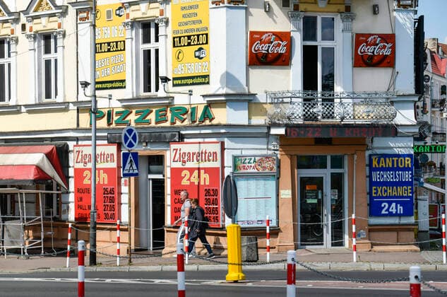 Shop, Exchange office, Cigarette sale, Old building, City centre, Slubice, Poland
