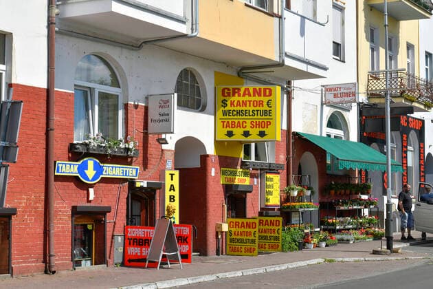 Shop, Exchange office, Cigarette sale, Old building, City centre, Slubice, Poland