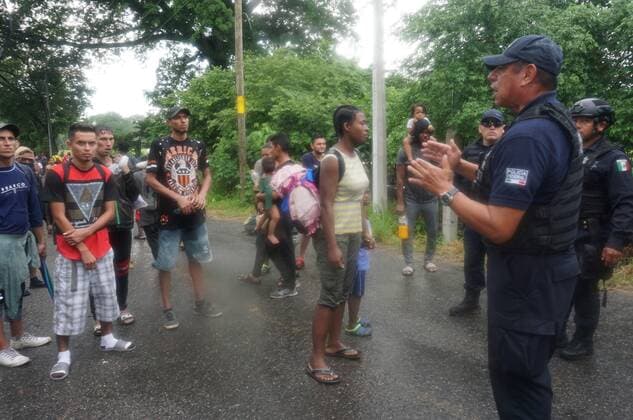 National Guard and Federal Police troops stop the march of some 2,000 migrants who on Saturday morning decided to start their march through Mexican territory illegally to reach the borders of northern Mexico with the United States, in Tuzantan, Mexico, 12 October 2019. During the operation the group was stopped and some people arrested on the Xochiltepec road section, municipality of Tuzantán, in the state of Chiapas, just 40 kilometers after starting their journey. Some 2,000 migrants heading to US border were intercepted by Mexican authorities !ACHTUNG: NUR REDAKTIONELLE NUTZUNG!  Copyright: xJuanxManuelxBlancox AME9117 20191013-637065365222751686