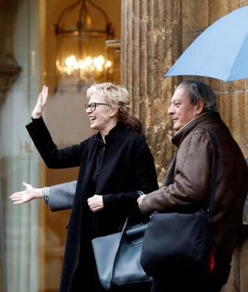 US writer Siri Hustvedt (L) and her husband, novelist Paul Auster (R), arrive to La Reconquista Hotel in Oviedo, Asturias, Spain, 14 October 2019. Hustvedt will receive the 2019 Princess of Asturias Award for Literature during the Princess of Asturias Awarding Ceremony next 18 August 2019. The Princess of Asturias Awards are given every year to personalities or organizations from all around the world who make significant achievements in the sciences, arts, literature, humanities and sports. Siri Hustvedt !ACHTUNG: NUR REDAKTIONELLE NUTZUNG!  Copyright: xJosexLuisxCereijidox GRAF9988 20191014-637066535976137130