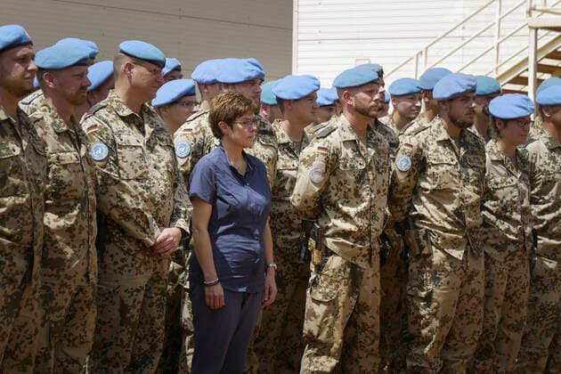 Annegret Kramp Karrenbauer, Federal Defence Minister and CDU Party Chairwoman, visits the German contingent in the UN mission MINUSMA in Gao in northern Mali Here at a memorial service for the German and Dutch soldiers killed in the MINUSMA mission Gao, 08 10 2019 Gao Mali Copyright: xThomasxWiegold photothek.dex