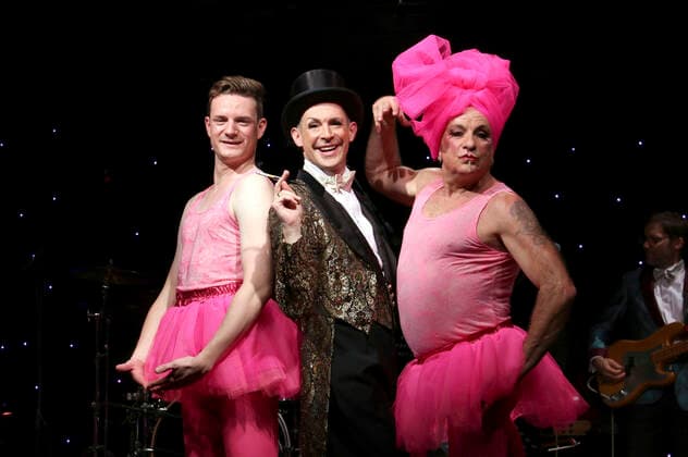 Bilder des Jahres 2019, Entertainment 10 Oktober Entertainment Themen der Woche KW42 Tim Fischer bei der Fotoprobe zu seiner Bühnenshow Tim Fischer - Zeitlos anläßlich seines 30jährigen Bühnenjubiläums im Tipi am Kanzleramt. Berlin, 14.10.2019 *** Tim Fischer at the photo rehearsal for his stage show Tim Fischer Zeitlos on the occasion of his 30th stage anniversary in the Tipi at the Chancellery Berlin, 14 10 2019 Foto:xA.xBuggex xFuturexImage