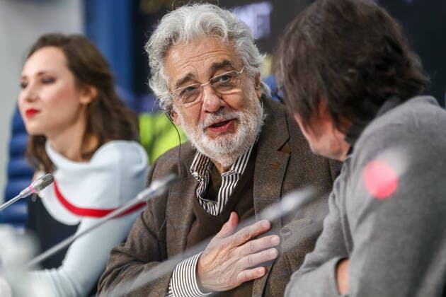 MOSCOW, RUSSIA - OCTOBER 15, 2019: Russian mezzo-soprano Maria Katayeva, Spanish tenor Placido Domingo and Russian conductor Yuri Bashmet (L-R) at a press conference on Domingo s October 17 concert at Crocus City Hall. Alexander Shcherbak TASS  TS0BEE4A
