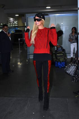 Paris Hilton arrives at Mexico City Airport MEXICO CITY, MEXICO - OCTOBER 15: Socialite Paris Hilton arrives at Mexico City airport from Los Angeles to launch her new perfume ˜Electrify™ on October 15, 2019 in Mexico City, Mexico  Copyright: xCarlosxTischlerx EYE_4655