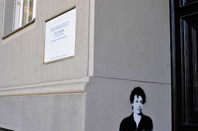 Berlin commemorative plaque for Rio Reiser at Tempelhofer Ufer 32 in Berlin The singer lived there from 1971 to 1975 with his band Ton Steine Scherben commemorative plaque for Rio Reiser