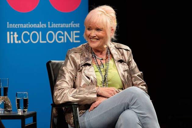 Gaby Köster, die Schauspielerin und Komikerin bei ihrem Auftritt am 16.10.2019 im Rahmen vom Literaturfestival Lit Cologne in Köln Gaby Köster liest aus ihrem Buch Das Leben ist großartig, von einfach war nie die Rede bei der Lit.Cologne 2019 in Köln *** Gaby Köster, the actress and comedian at her performance on 16 10 2019 at the Lit Cologne literature festival in Cologne Gaby Köster reads from her book Das Leben ist großartig, von einfach war nie die Talk at the Lit Cologne 2019 in Cologne 