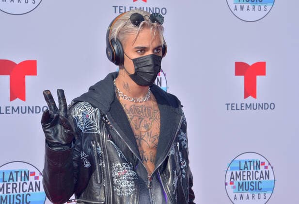 Musical artist Yashua arrives for the fifth annual Latin American Music Awards at the Dolby Theatre in the Hollywood section of Los Angeles on Thursday, October 17, 2019. The annual event honors outstanding achievements for artists in the Latin music industry.  LAP20191017057 JIMxRUYMEN