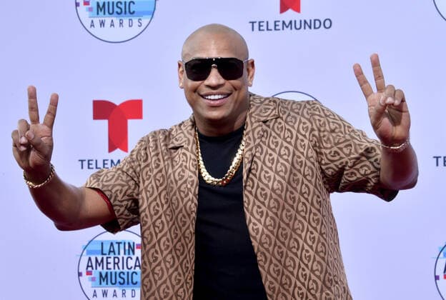 Randy Macolm and Alexander Delgado of Gente De Zona arrive for the fifth annual Latin American Music Awards at the Dolby Theatre in the Hollywood section of Los Angeles on Thursday, October 17, 2019. The annual event honors outstanding achievements for artists in the Latin music industry.  LAP20191017428 JIMxRUYMEN