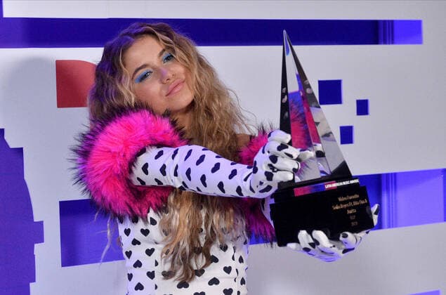Sofia Reyes appears backstage with her award for Favorite Video - Sofia Reyes Featuring Rita Ora & Anitta for R.I.P. during the fifth annual Latin American Music Awards at the Dolby Theatre in the Hollywood section of Los Angeles on Thursday, October 17, 2019. The annual event honors outstanding achievements for artists in the Latin music industry.  LAP20191017438 JIMxRUYMEN