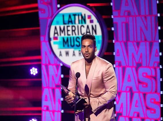 Singer Romeo Santos receives the Tropical Favorite Album Award during the Latin American Music Awards 2019, held at the Dolby Theater in Hollywood, California, USA, 17 October 2019. Latin American Music Awards 2019 !ACHTUNG: NUR REDAKTIONELLE NUTZUNG!  Copyright: xJAVIERxROJASx AME1471 20191018-637069764891841911