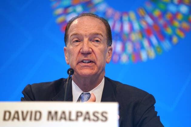 News Bilder des Tages (191018) -- WASHINGTON, Oct. 18, 2019 -- World Bank President David Malpass speaks during a press conference in Washington Oct. 17, 2019. Allowing market to play a bigger role in China s economy in the past few decades has led to a dramatic development that pulled hundreds of millions of people out of poverty, said the World Bank chief on Thursday, which marks the International Day for the Eradication of Poverty. ) U.S.-WASHINGTON-DAVID MALPASS-WORLD BANK-PRESS CONFERENCE LiuxJie 