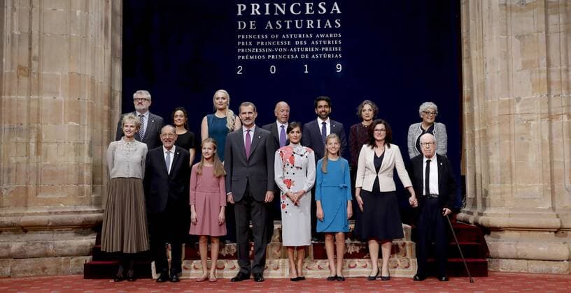 Spain s Crown Princess Leonor (L) and her sister Princesss Sofia (R) attend a reception in the framework of Princess of Asturias awarding ceremony in Oviedo, northern Spain, 18 October 2019. Princess of Asturias Awards will be handed in a ceremony held at Campoamor Theater later today. Events in the framework of Princess of Asturias awarding ceremony !ACHTUNG: NUR REDAKTIONELLE NUTZUNG!  Copyright: xBallesterosx GRAF2414 20191018-637070029118018586