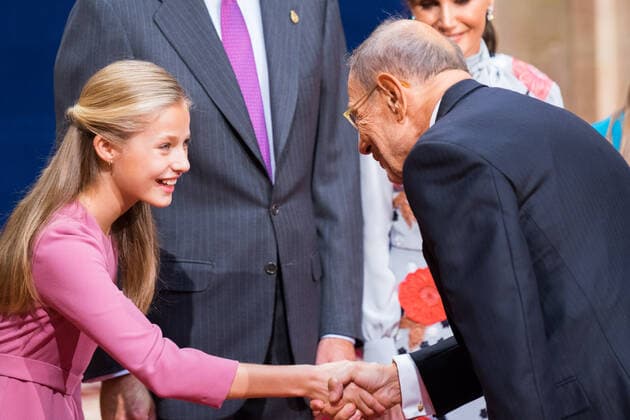 Princess of Asturias Leonor gives medal of Princess of Asturias Awards to El Prado National Museum in Oviedo. October 18, 2019 (Alterphotos Francis Gonzalez)  (2019101868)