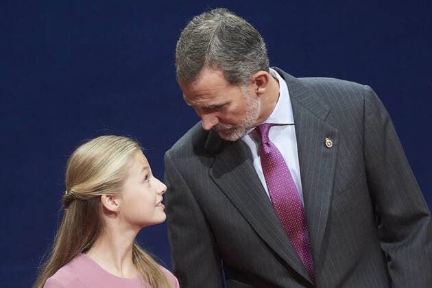 18-10-2019 Oviedo Queen Letizia and Princess Leonor and Princesss Sofia and King Felipe during the award ceremony with the winners of the 2019 Asturias medals at the Reconquista hotel in Oviedo, Spain. No Spain  Copyright: xPPEx