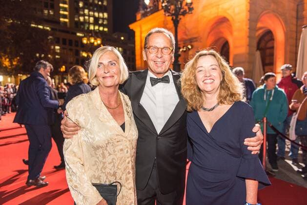 18 10 2019 xesx Frankfurt am Main Hessischer Film und Kinopreis Winner of the Hessian Prime Ministers Honorary Prize Claudia Dillmann, Nikolaus Hensel and Ellen Harrington from left to right