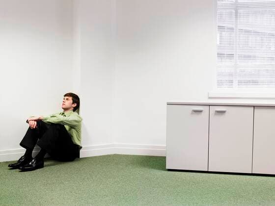 Businessman Sitting in Office Corner,model released, Symbolfoto,property released 03B64706