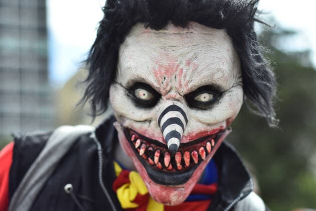 Annual Zombie Walk in Mexico City MEXICO CITY, MEXICO - OCTOBER 19: A participant disguised as clown is seen taking part during the march of annual Zombie Walk at Monumento of Revolucion on October 19, 2019 in Mexico City, Mexico  Copyright: xCarlosxTischlerx EYE_9687