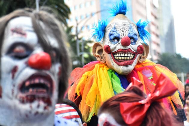 Annual Zombie Walk in Mexico City MEXICO CITY, MEXICO - OCTOBER 19: A participant disguised as clown is seen taking part during the march of annual Zombie Walk at Monumento of Revolucion on October 19, 2019 in Mexico City, Mexico  Copyright: xCarlosxTischlerx EYE_0285