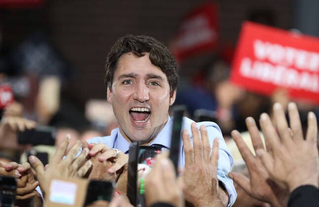 Canadian Liberal Party leader Justin Trudeau greets constituents at Woodward s Atrium in Gastown, Vancouver, British Columbia, October 20, 2019 during the last day of federal election campaigning. Election day is tomorrow, October 21, 2019.  VAP2019102001 HEINZxRUCKEMANN