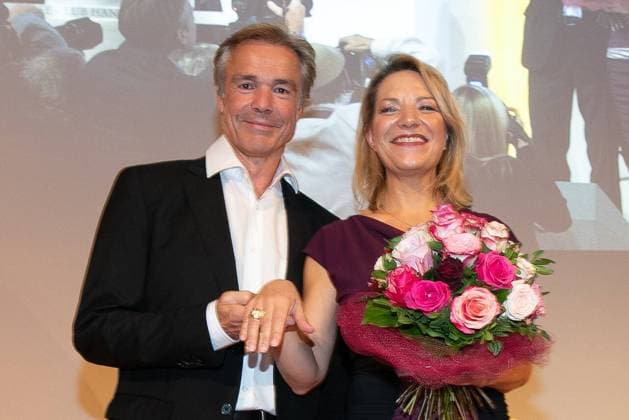 Bilder des Jahres 2019, Entertainment 10 Oktober Entertainment Bilder des Tages Hannover, Verleihung des Leibniz Ring Hannover an Meeresbiologin Prof.Dr. Antje Boetius, Laudatio Hannes Jaenicke, im Hannover Congress Centrum, Hannes Jaenicke, Antje Boetius, *** Hannover, Award of the Leibniz Ring Hannover to marine biologist Prof Dr Antje Boetius, Laudatio Hannes Jaenicke, in the Hannover Congress Centrum, Hannes Jaenicke, Antje Boetius,