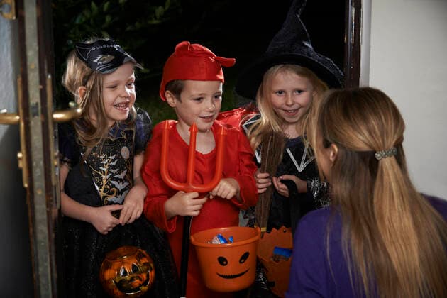 Halloween Party With Children Trick Or Treating In Costume,model released, Symbolfoto,property released ING_39524_00686