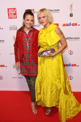 Isabel Peter and Anna Loos at the award ceremony Goldene Bild der Frau on 23 10 2019 in Hamburg Goldene Bild der Frau award ceremony 2019 in Hamburg