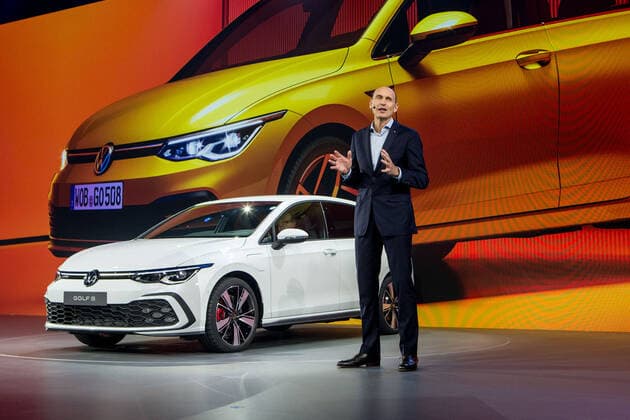 24 10 2019, xtgx, Wirtschaft Auto, Volkswagen World Premiere Presentation Golf VIII 8 eight emspor, v l Ralf Brandstaetter at the presentation of the new Golf Wolfsburg