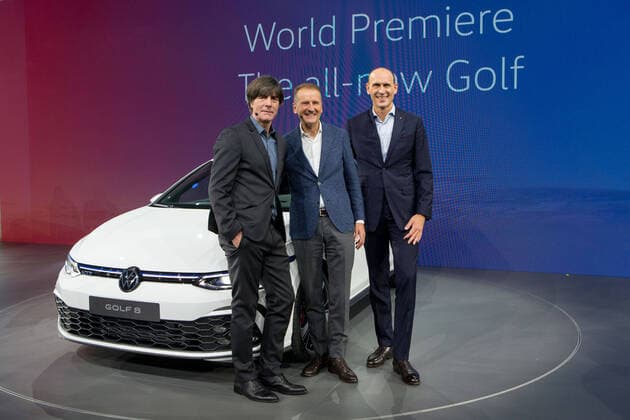 24 10 2019, xtgx, Wirtschaft Auto, Volkswagen world premiere presentation Golf VIII 8 eight emspor, v l national coach Joachim Jogi Loew, Herbert Diess VW and Ralf Brandstaetter VW at the presentation of the new Golf Wolfsburg