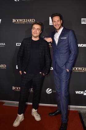 Presenters Philipp Isterewicz , l r, and Sven Kroll come to the premiere and tour start of the musical BODYGUARD in the Musical Dome on 24 10 2019 in Cologne