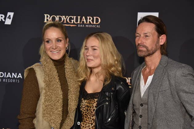 Actress Janine Kunze, l r, her daughter Lili and Dirk Budach come to the premiere and tour start of the musical BODYGUARD in the Musical Dome on 24 10 2019 in Cologne.