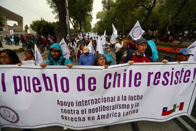 October 24, 2019 EUM20191024SOC07 JPG MEXICO CITY Protest Protest Chile October 24, 2019 The National Coordinator of Users in Resistance and members of the Chilean community in our country demonstrated in the vicinity of the Chilean embassy in Mexico Photo Agency EL UNIVERSALGerman EspinosaEELG  - ZUMAu78_ 20191024_zaf_u78_031 Copyright: xElxUniversalx