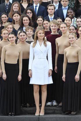 Bilder des Jahres 2019, Entertainment 10 Oktober Entertainment Bilder des Tages Crown Princess Elisabeth (C) poses with youngsters at a celebration for the 18th birthday of Princess Elisabeth, Friday 25 October 2019 at the Royal Palace. Crown Princess Elisabeth Theresia Maria Helena, Duchess of Brabant was born on & 8206;25 October 2001.  BENOITxDOPPAGNE 2417971