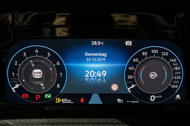 24 10 2019, xtgx, economy car, Volkswagen world premiere presentation Golf VIII 8 eight emspor, v l digital displays and speedometer in the Golf 8 Wolfsburg