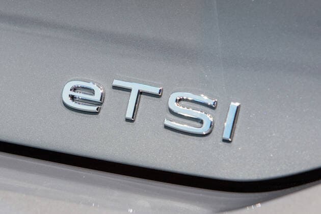24 10 2019, xtgx, economy car, Volkswagen world premiere presentation Golf VIII 8 eight emspor, v l lettering eTSI, Elektro Golf, Elektromobilitaet, E mobilty Wolfsburg