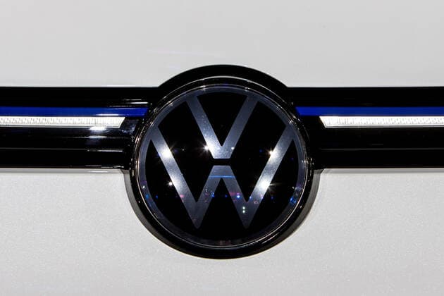 24 10 2019, xtgx, economy car, Volkswagen world premiere presentation Golf VIII 8 eight emspor, v l VW logo, emblem, coat of arms Wolfsburg