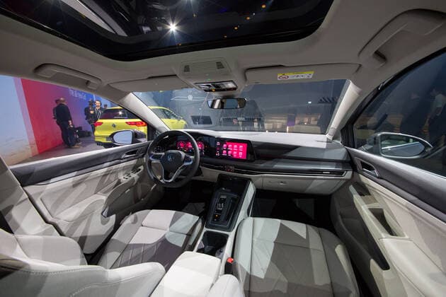 24 10 2019, xtgx, economy car, Volkswagen world premiere presentation Golf VIII 8 eight emspor, v l view into the interior, interior of the Golf 8, seats, steering wheel, dashboard Wolfsburg