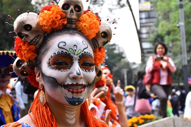 Catrinas Parade to celebrate Day of the Dead in Mexico MEXICO CITY, MEXICO - OCTOBER 26: Participants take part during The Mega parade of Catrinas as part of celebration of Mexican tradition Day of the Dead ˜Dia de Muertos™ at Reforma Avenue on October 26, 2019 in Mexico City, Mexico. The Day of the Dead Celebration was named in 2003 by UNESCO Intangible Cultural Heritage of Humanity  Copyright: xCarlosxTischlerx EYE_7587